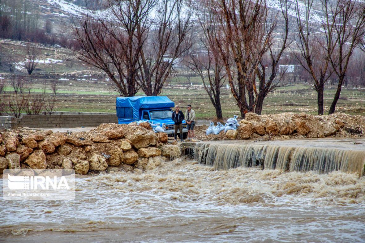 خبرنگاران سیلاب در کازرون 3 تن از عشایر را با خود برد