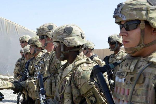 شمار نظامیان آمریکا در عراق و افغانستان به نصف کاهش می یابد