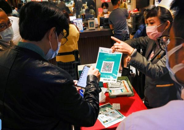 بازار داغ گوشی های دست دوم در هنگ کنگ، دلیل: نگرانی از حریم خصوصی