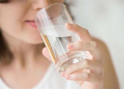 اثرات شگفت انگیز نوشیدن آب ولرم بر سلامتی