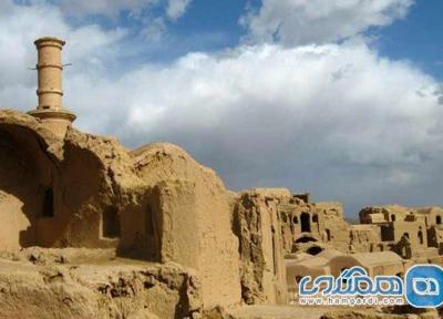 بازسازی قلعه تاریخی خرانق شهرستان اردکان آغاز شد