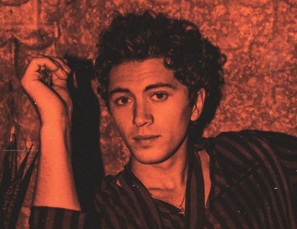 متن و ترجمه آهنگ You Put A Spell On Me از Austin Giorgio متن و ترجمه آهنگ You Put A Spell On Me از Austin Giorgio